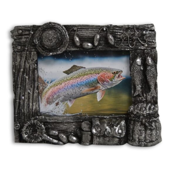 Res-Cast-Fish Fame - hanging